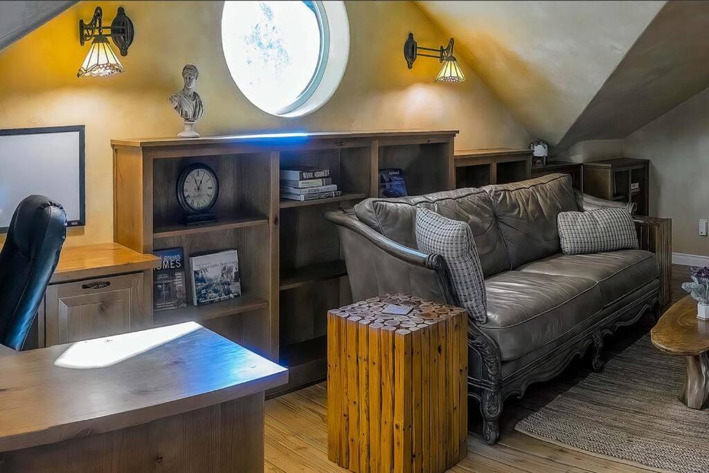 European Style Straw Bale Retreat Villa Ашленд Екстериор снимка