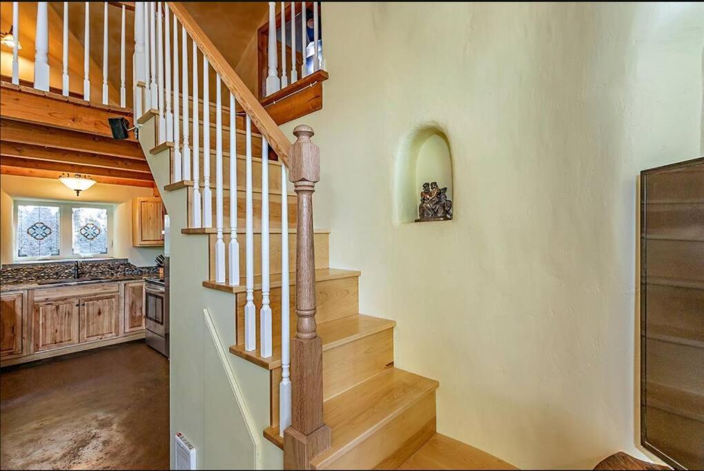 European Style Straw Bale Retreat Villa Ашленд Екстериор снимка