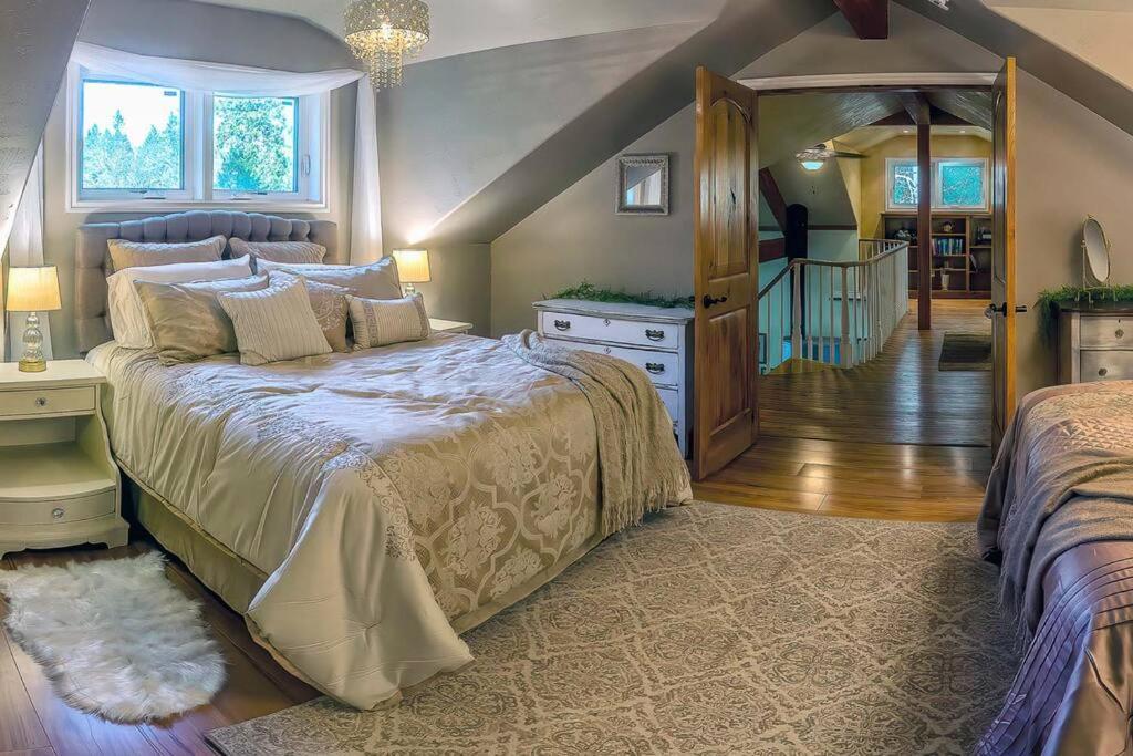 European Style Straw Bale Retreat Villa Ашленд Екстериор снимка
