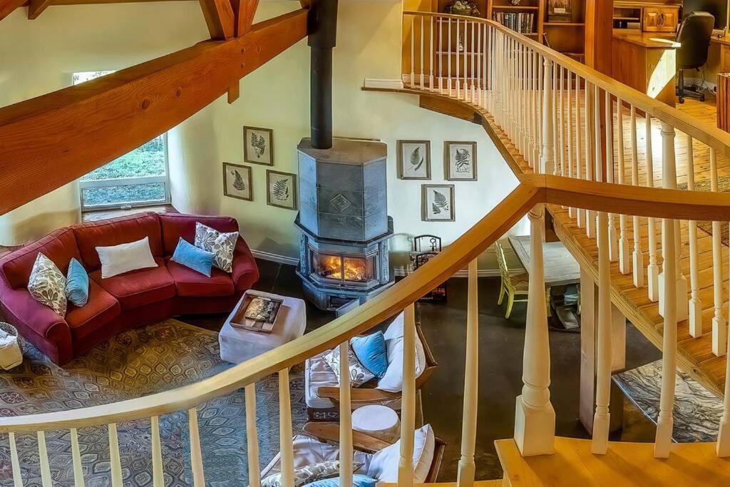 European Style Straw Bale Retreat Villa Ашленд Екстериор снимка