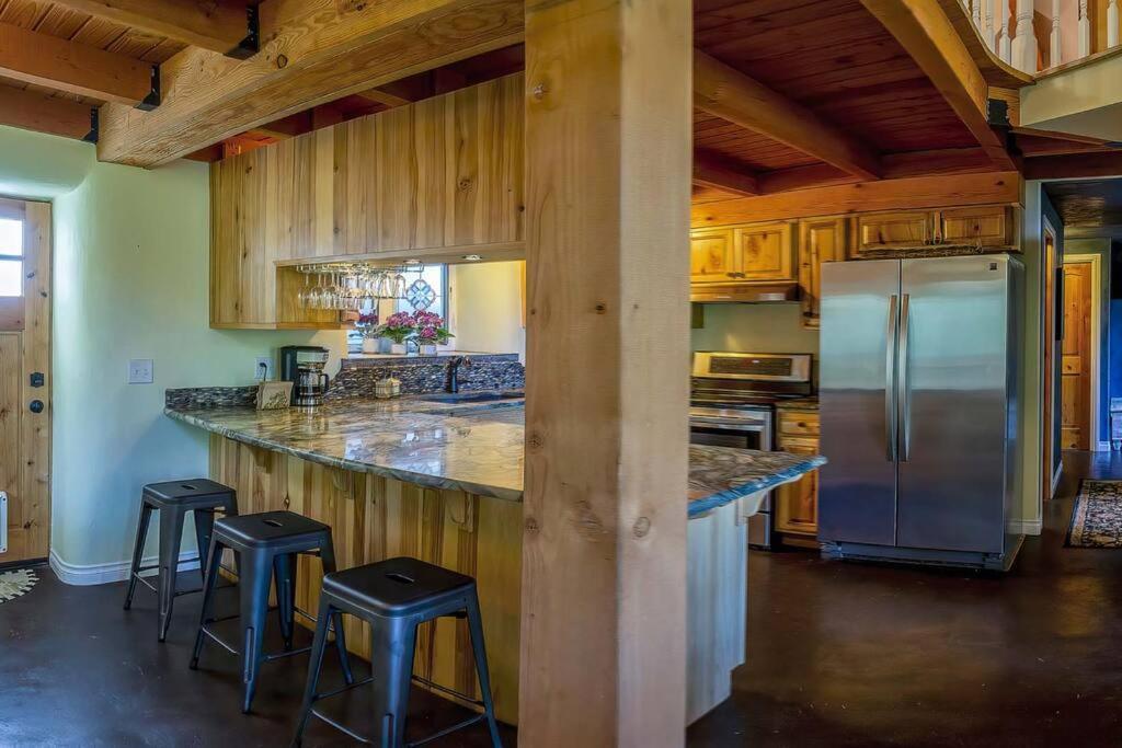 European Style Straw Bale Retreat Villa Ашленд Екстериор снимка