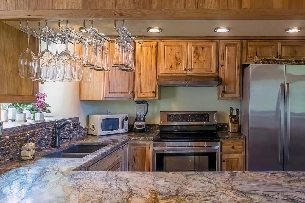 European Style Straw Bale Retreat Villa Ашленд Екстериор снимка