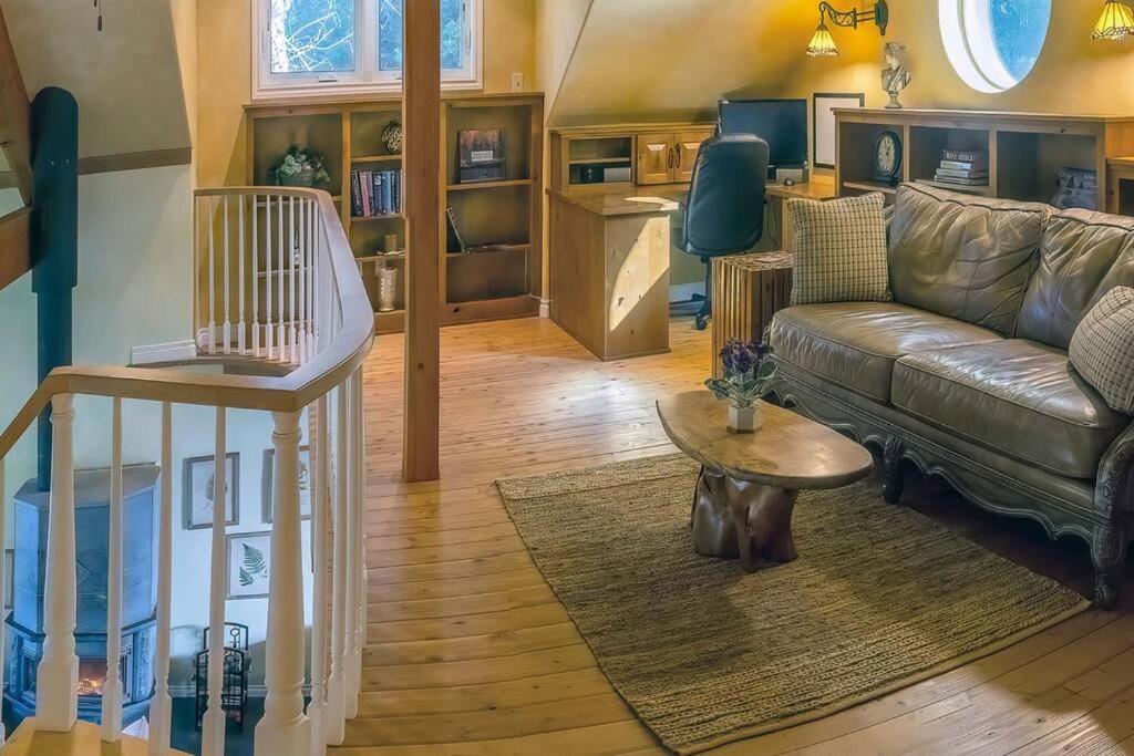 European Style Straw Bale Retreat Villa Ашленд Екстериор снимка